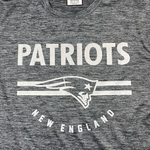 NFL Team Apparel New England Patriots Active Wear Short Sleeve Tee Shirt Men's L - Picture 2 of 6